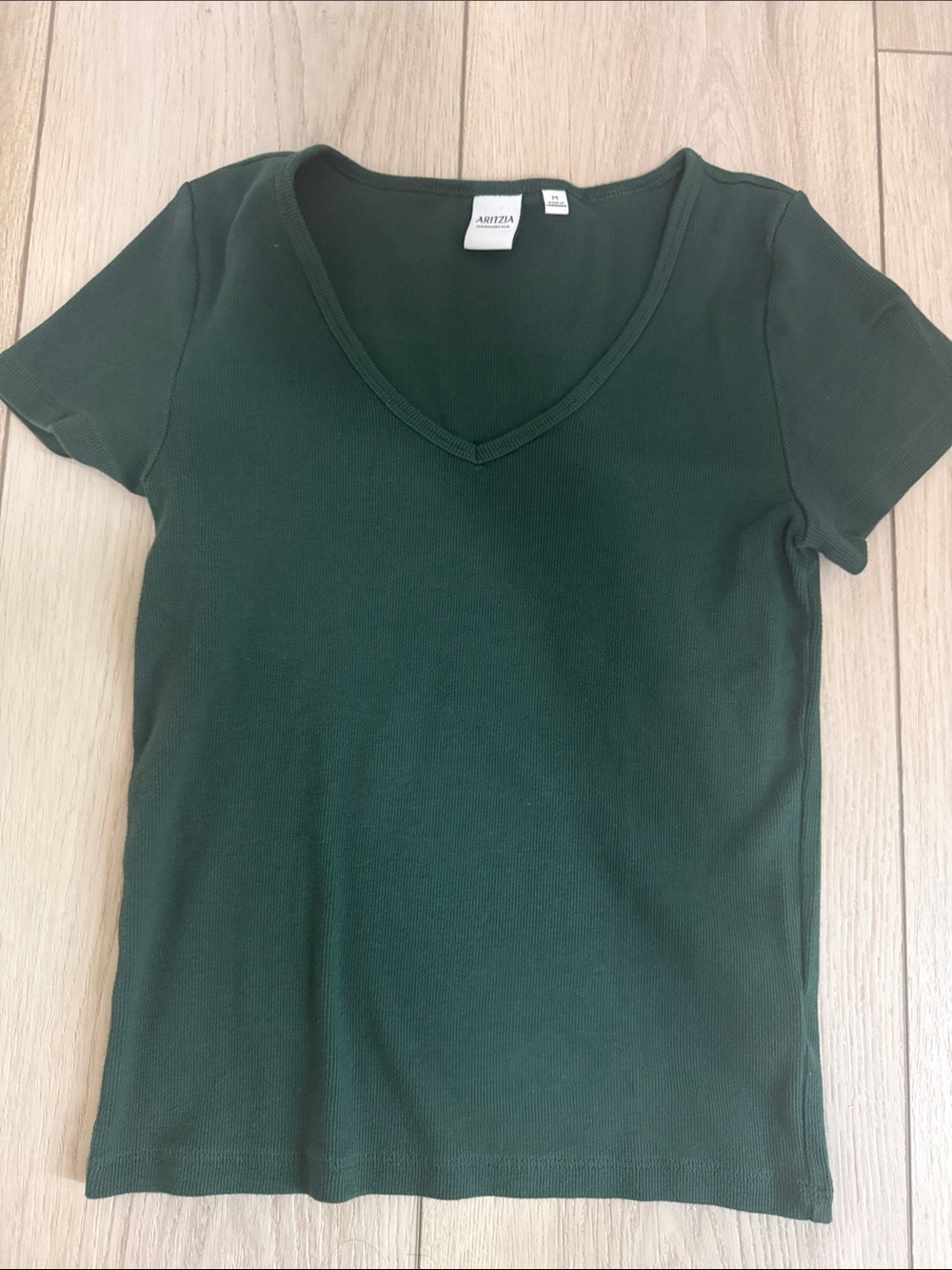 Aritzia Dark Green V-Neck Ribbed Short Sleeve Tee